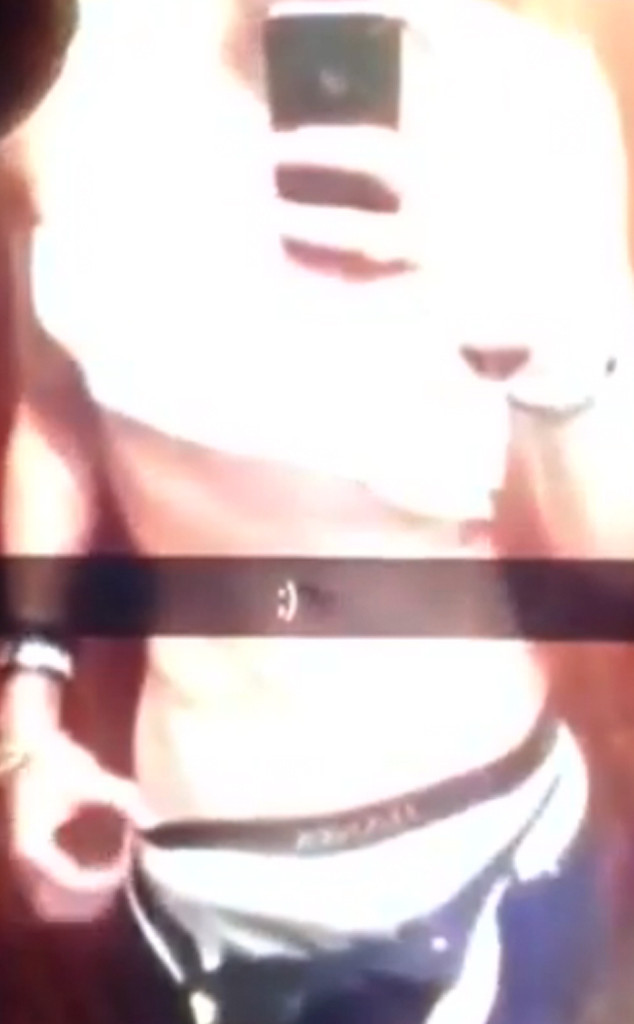 5 Seconds Of Summer S Calum Hood Speaks Out After Naked Snapchat